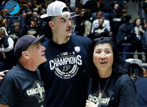 zach edey parents height.